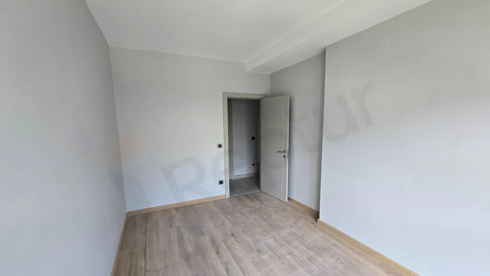 Rare Premium Layout: Spacious 2+1 Residence with Closed Kitchen