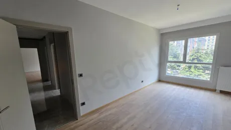 Rare Premium Layout: Spacious 2+1 Residence with Closed Kitchen