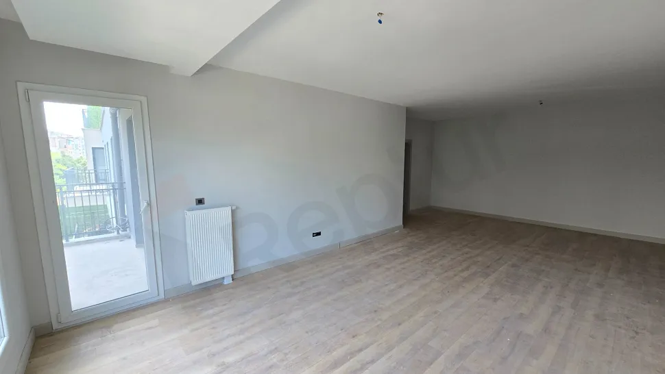 Rare Premium Layout: Spacious 2+1 Residence with Closed Kitchen