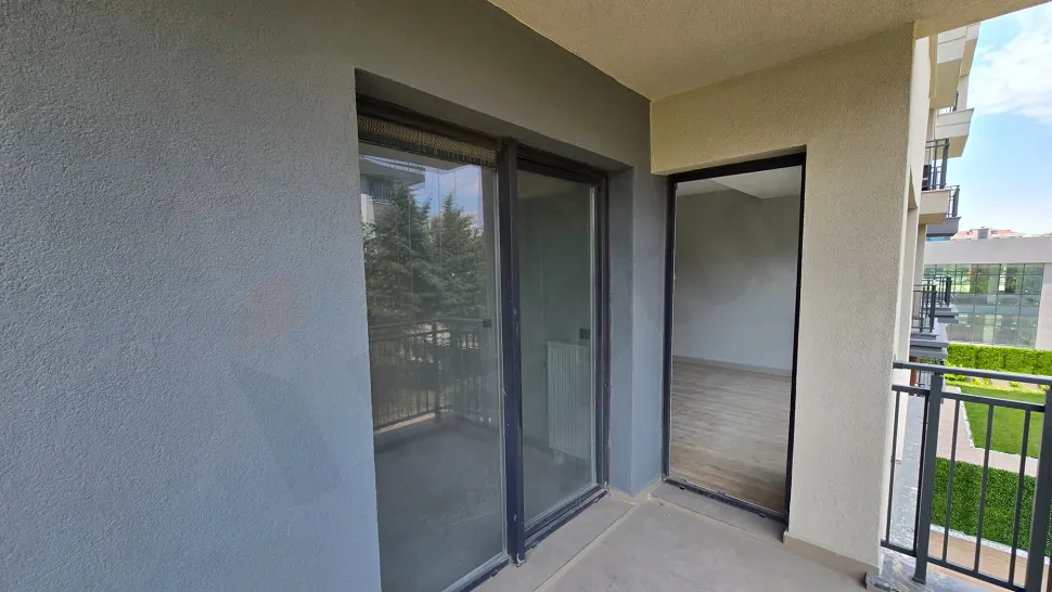 Rare Premium Layout: Spacious 2+1 Residence with Closed Kitchen