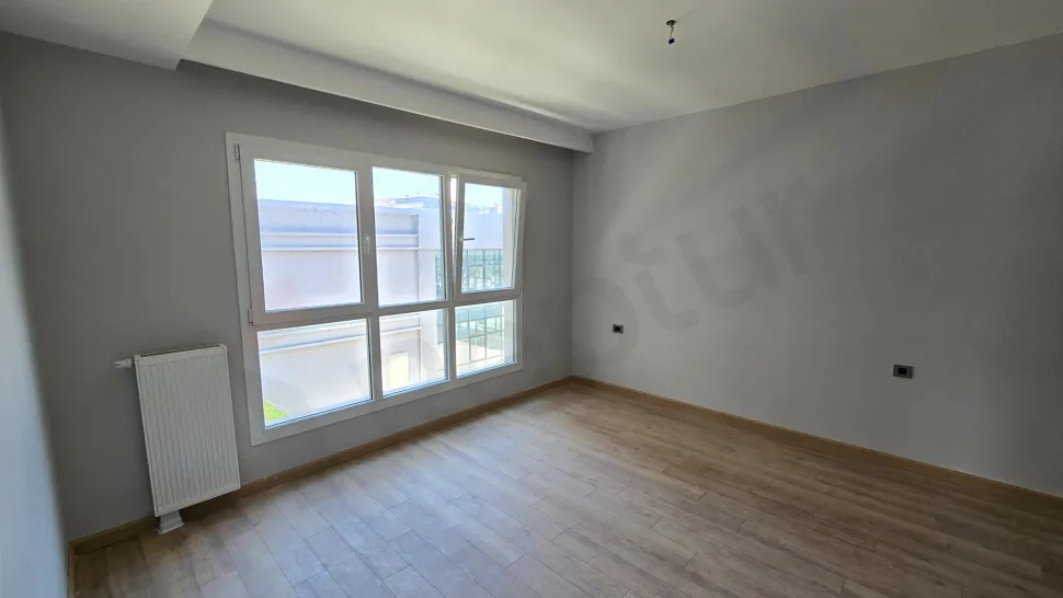 Resort-Style Vista: Spacious 4+1 Residence with Dual Balconies Overlooking the Pool