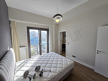 Image of a stylishly designed, furnished bedroom.