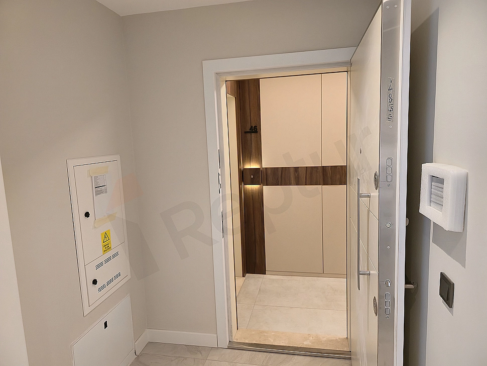 Image of the furnished apartment entrance area.