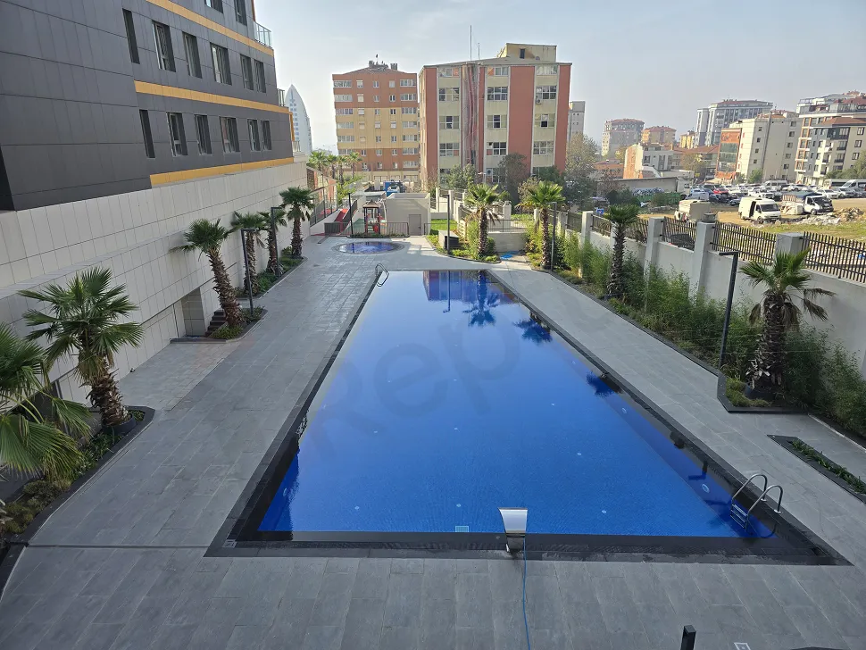 Sea-View 3+1 Residence with a Closed Kitchen in Referans Kartal Loca