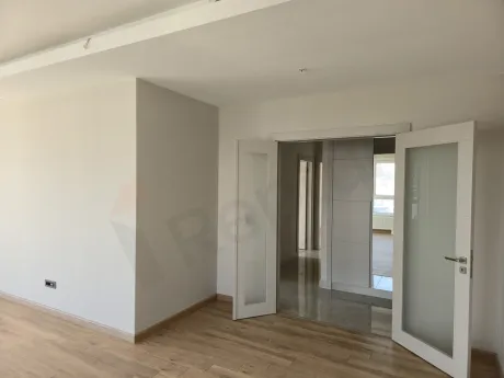 Sea-View 3+1 Residence with a Closed Kitchen in Referans Kartal Loca