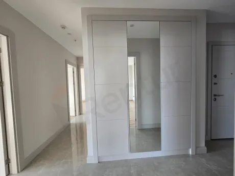 Sea-View 3+1 Residence with a Closed Kitchen in Referans Kartal Loca