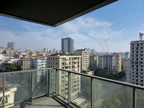 Sea-View 3+1 Residence with a Closed Kitchen in Referans Kartal Loca