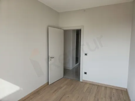 Sea-View 3+1 Residence with a Closed Kitchen in Referans Kartal Loca