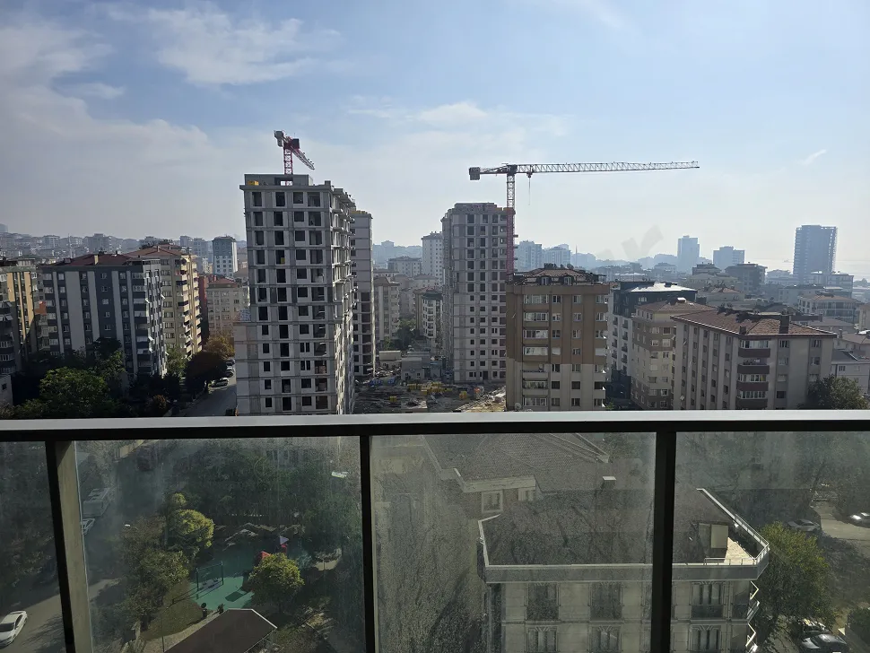 Sea-View 3+1 Residence with a Closed Kitchen in Referans Kartal Loca