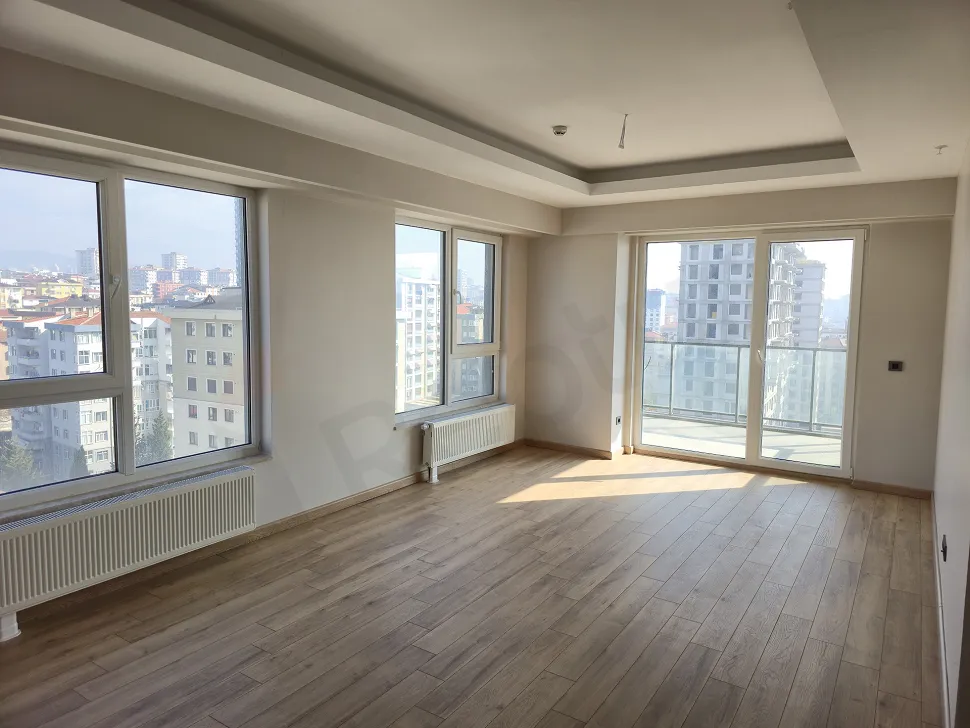 Sea-View 3+1 Residence with a Closed Kitchen in Referans Kartal Loca