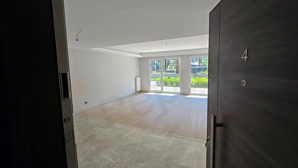 Seamless Nature: Premium 3.5+1 Duplex with Direct Park and Garden Access