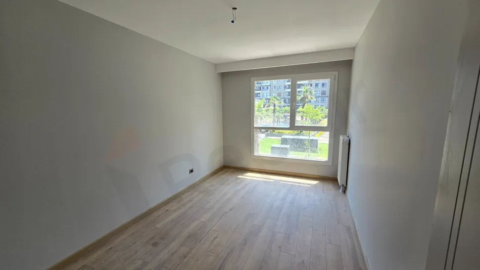 Seamless Nature: Premium 3.5+1 Duplex with Direct Park and Garden Access