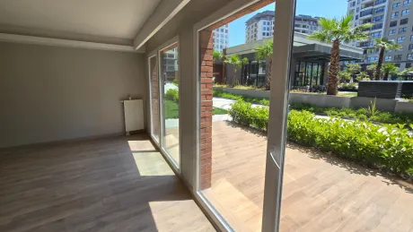 Seamless Nature: Premium 3.5+1 Duplex with Direct Park and Garden Access