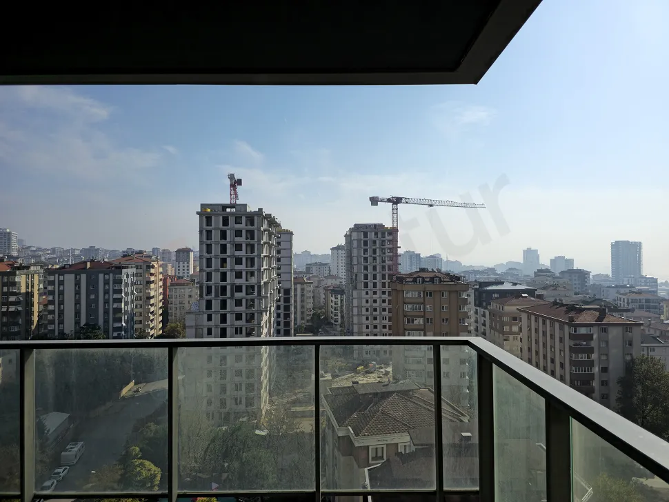Sea-View 3+1 Residence with a Closed Kitchen in Referans Kartal Loca