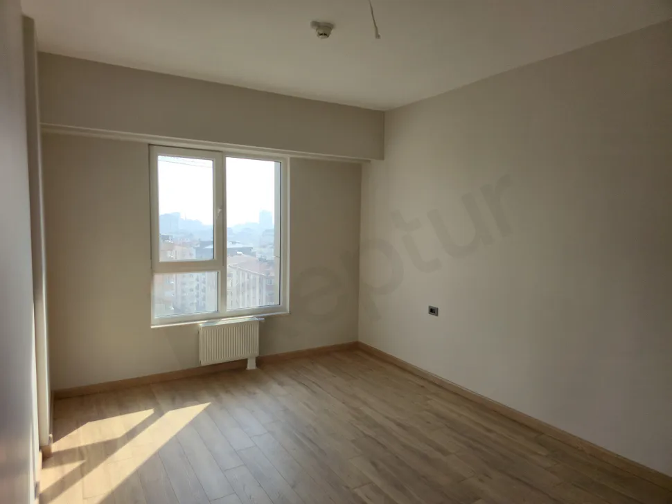 Sea-View 3+1 Residence with a Closed Kitchen in Referans Kartal Loca