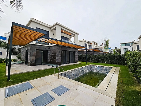 Spacious and airy terrace view of a seafront hotel located in Bodrum.