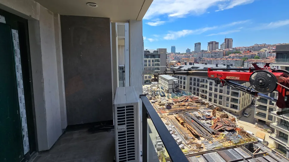 Smart 1+1 Living with an Open Kitchen and Private Storage in Beşiktaş