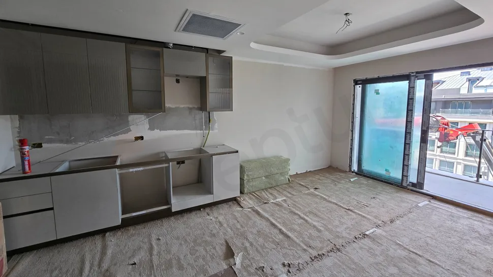 Smart 1+1 Living with an Open Kitchen and Private Storage in Beşiktaş