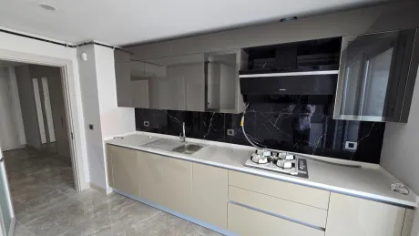 Space Efficiency Masterclass: High-Net 3.5+1 Layout with En-Suite Helper's Room