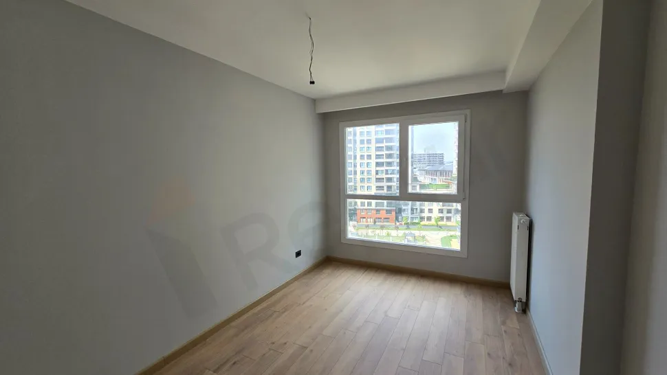 Space Efficiency Masterclass: High-Net 3.5+1 Layout with En-Suite Helper's Room