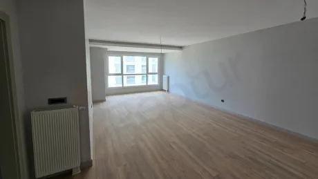 Space Efficiency Masterclass: High-Net 3.5+1 Layout with En-Suite Helper's Room