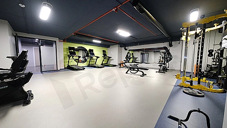 Spacious 2+1 Family Apartment with Closed Kitchen on 5th Floor in Topkapi