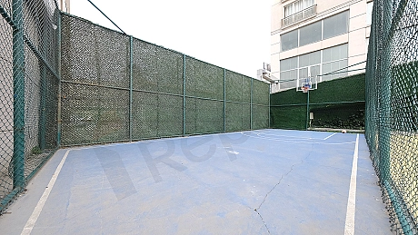 Spacious 2+1 Family Apartment with Closed Kitchen on 5th Floor in Topkapi