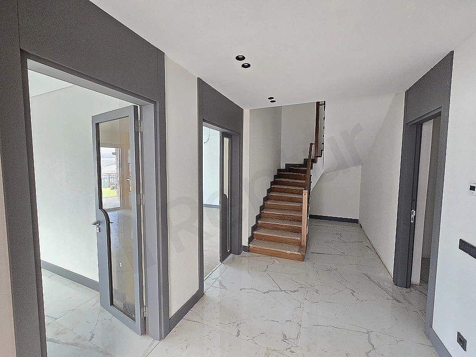 Image of villa entrance door.