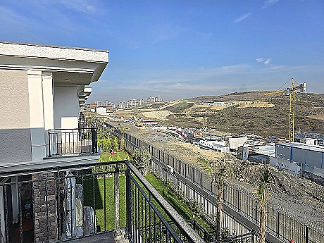 Spacious Family Villa For Sale in Bahcesehir – 5+1 Duplex with Private Garden