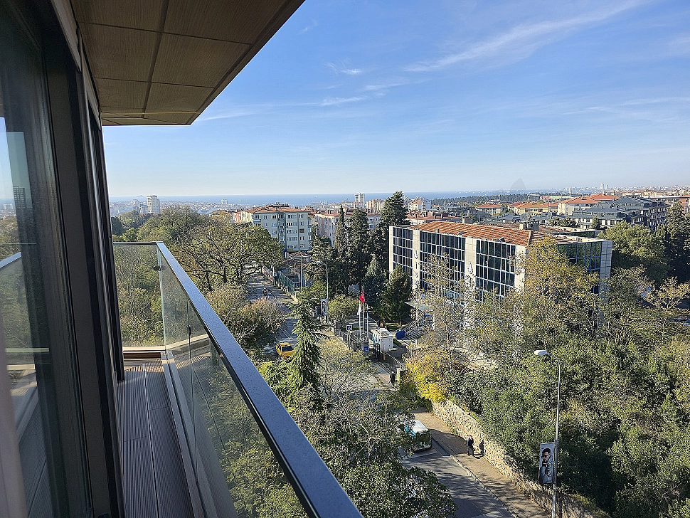 Photo of a duplex apartment with panoramic city view in Üsküdar, Istanbul.