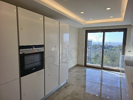 Modern designed, spacious and bright kitchen.