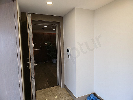 Entrance door detail of a luxury duplex apartment for sale in Üsküdar.