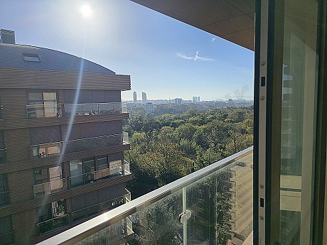 Panoramic view of a luxury duplex apartment in Uskudar, Istanbul.