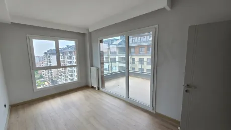 Top-Floor 4+1 Duplex: Dual Views & Massive Terrace