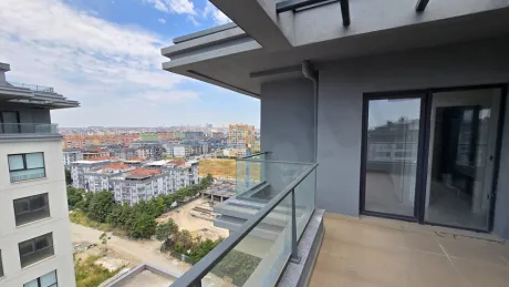 Top-Floor 4+1 Duplex: Dual Views & Massive Terrace