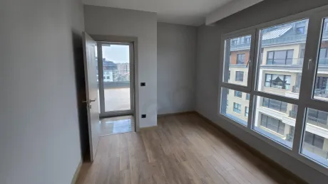 Top-Floor 4+1 Duplex: Dual Views & Massive Terrace