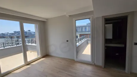 Top-Floor 4+1 Duplex: Dual Views & Massive Terrace