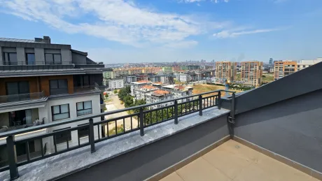 Top-Floor 4+1 Duplex: Dual Views & Massive Terrace