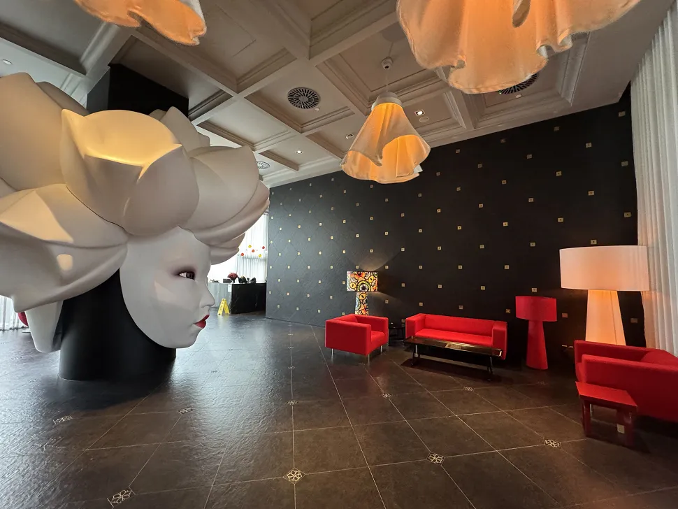 Spacious, stylishly designed and bright lobby of a modern luxury residence.