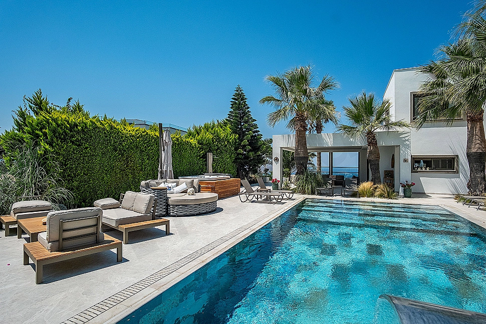 Swimming pool of the mansion in Bodrum.