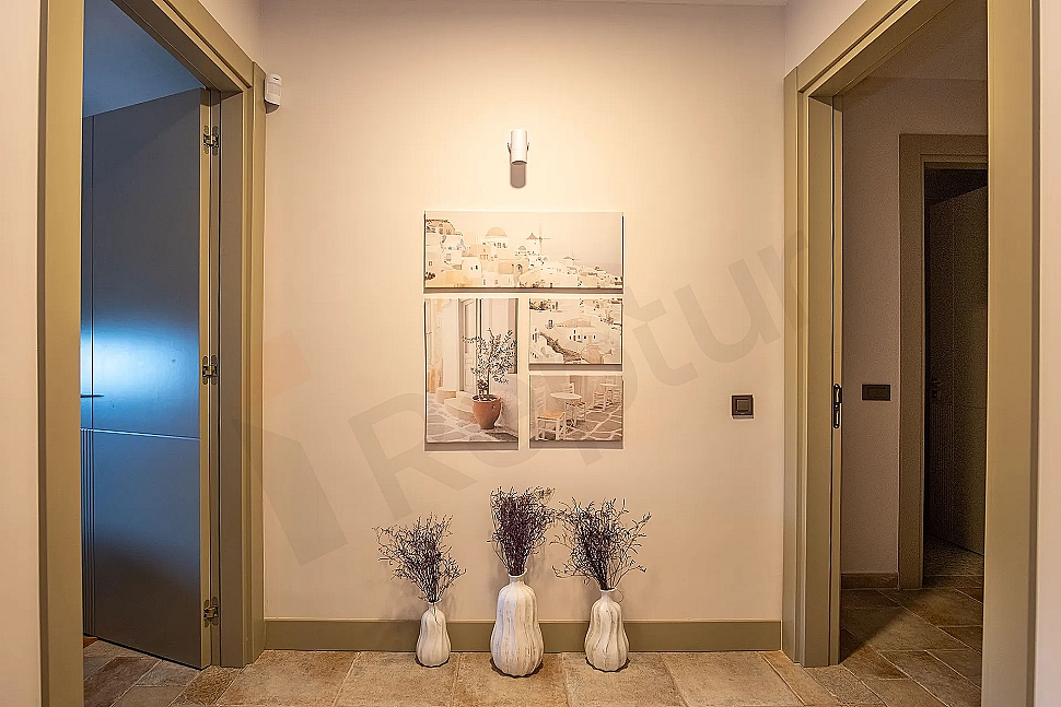 Interior photo of a spacious hallway.