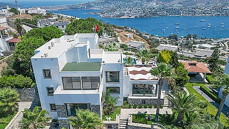 Photo of a mansion with sea view in Bodrum.