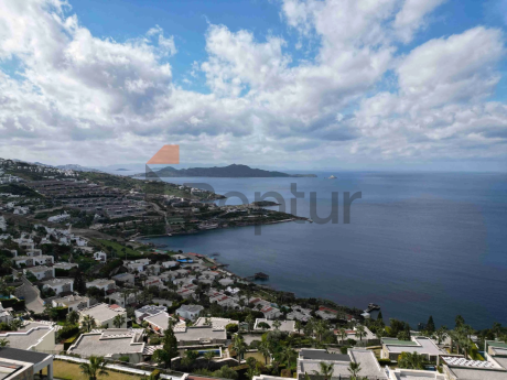 Luxury Villas and Residences with Sea View