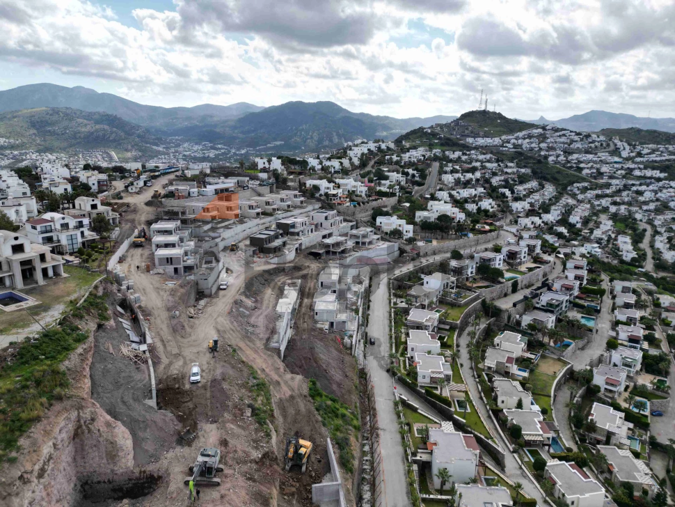 Luxury Villas and Residences with Sea View