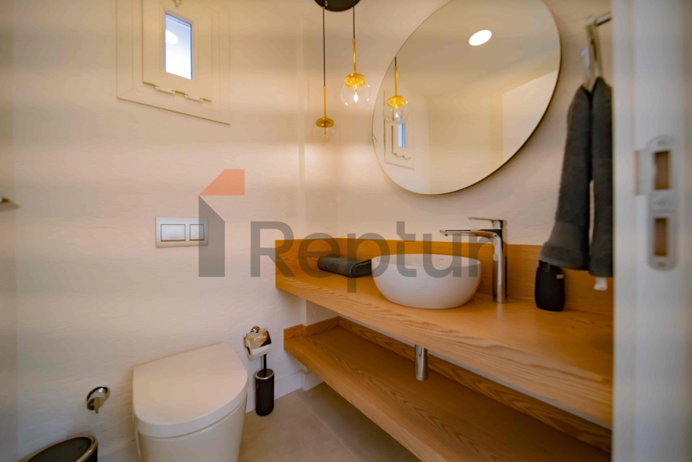 Exclusive large-scale villa project in a developing area near the airport