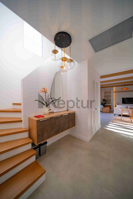 Exclusive large-scale villa project in a developing area near the airport