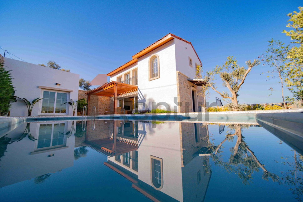 Exclusive large-scale villa project in a developing area near the airport