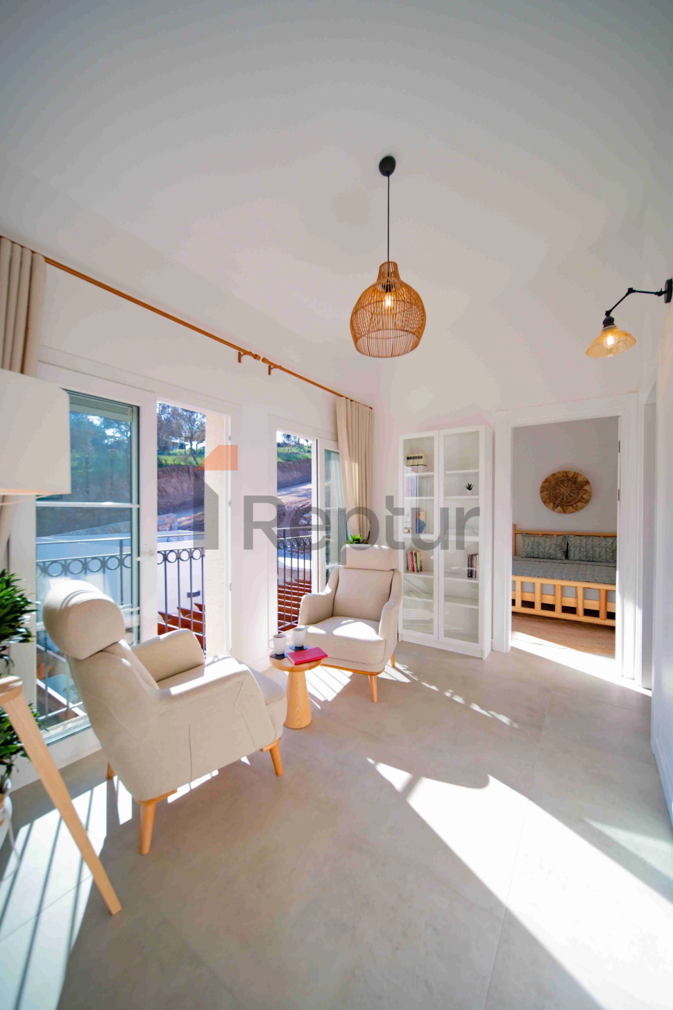 Exclusive large-scale villa project in a developing area near the airport