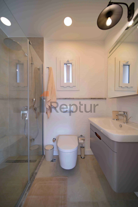 Exclusive large-scale villa project in a developing area near the airport