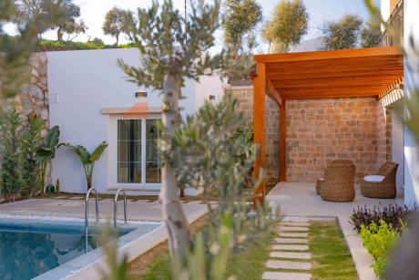 Exclusive large-scale villa project in a developing area near the airport